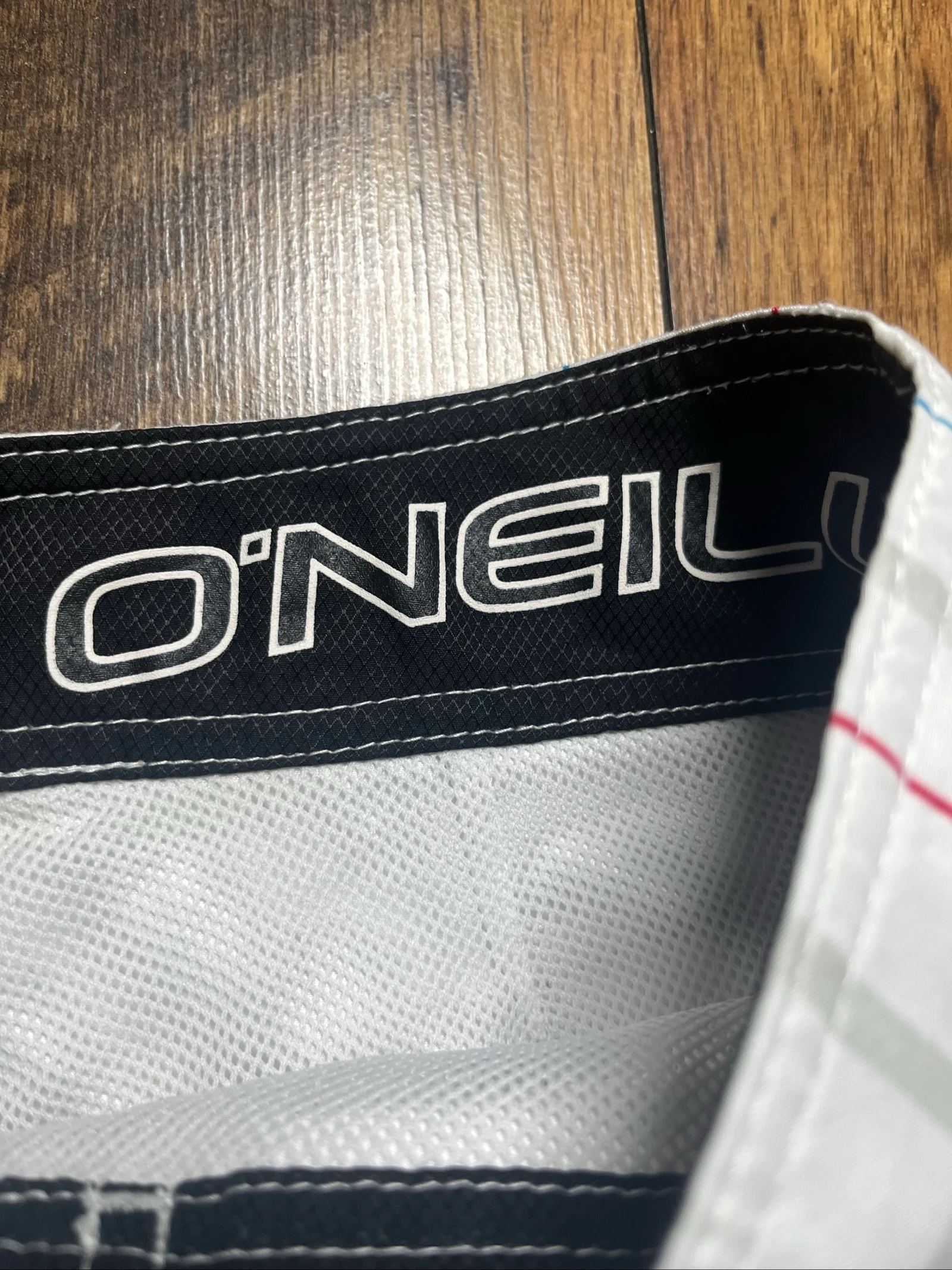Boardshort stripes red/black large round logo Urban surf style - O’neill - Size S - very good condition – photo 2